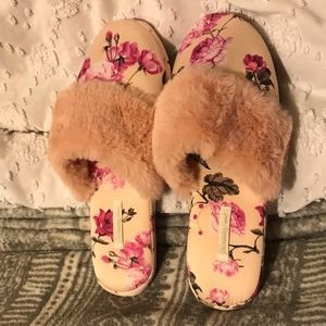 Victoria’s Secret slippers!  🌸🌺🌸🌺🌸🌺